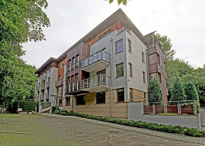 Beachfront Haga With Free Parking By Noclegi Renters